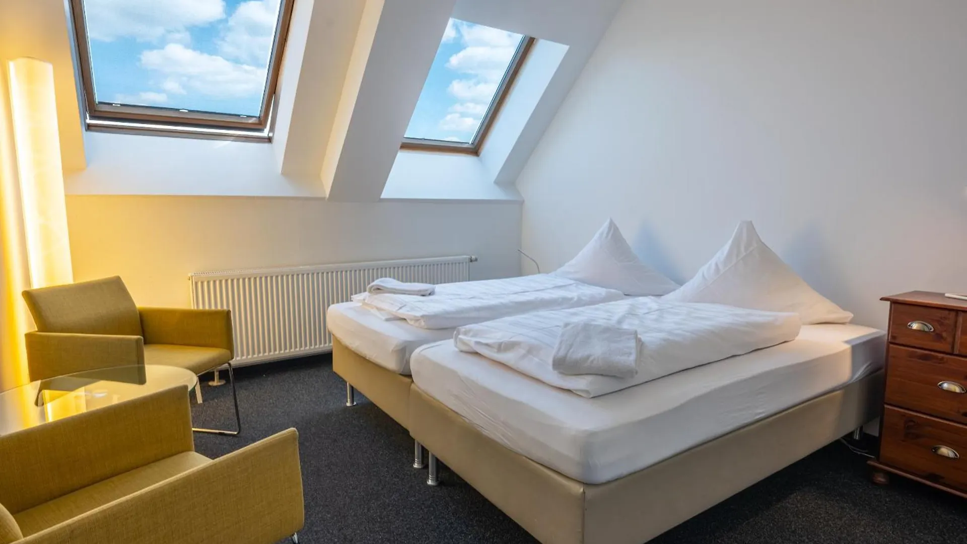Ballhaus Berlin Hostel 0*,